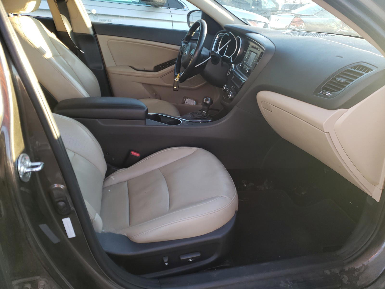 Photo 5 from auction – 2014 KIA OPTIMA EX with VIN 5XXGN4A77EG283022