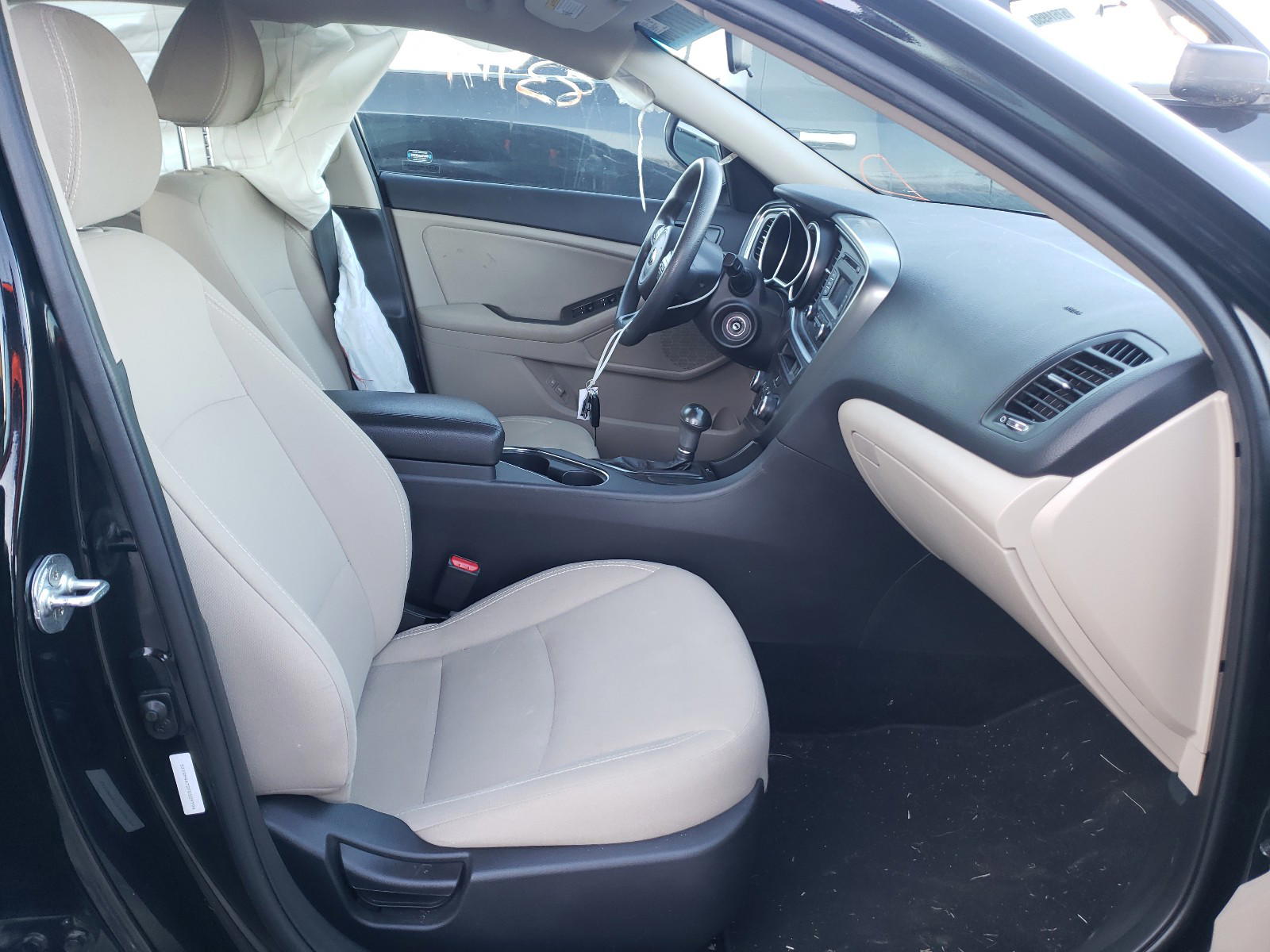 Photo 5 from auction – 2015 KIA OPTIMA with VIN 5XXGM4A72FG509794