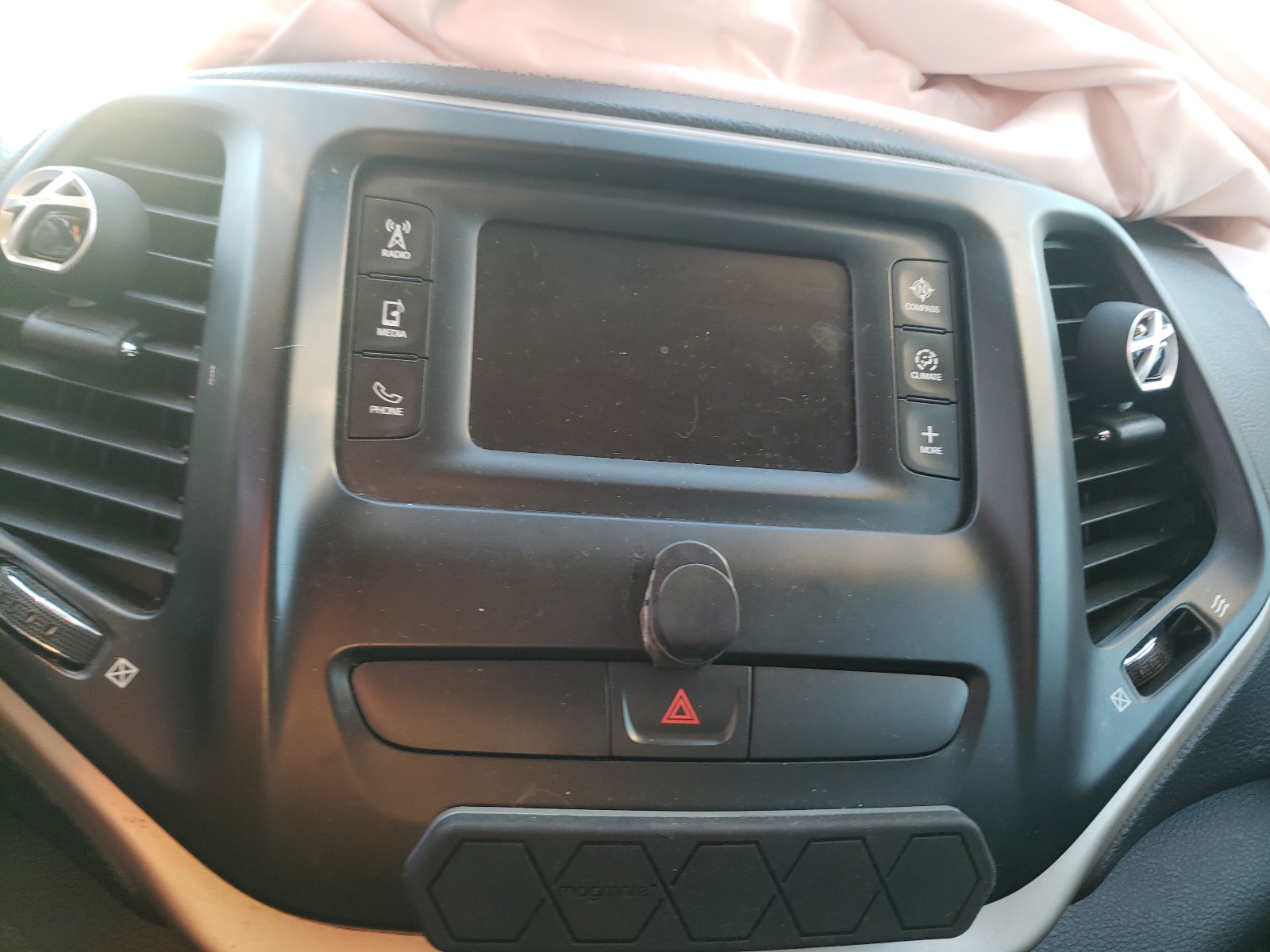 Photo 9 from auction – 2015 JEEP CHEROKEE L with VIN 1C4PJMCB6FW667287