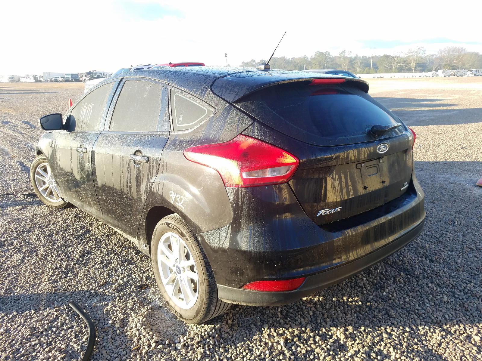Photo 3 from auction – 2016 FORD FOCUS SE with VIN 1FADP3K20GL204342