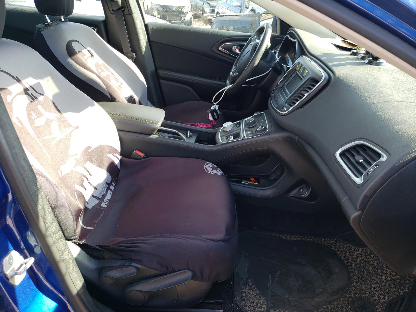 Photo 5 from auction – 2015 CHRYSLER 200 LIMITE with VIN 1C3CCCAB4FN660029