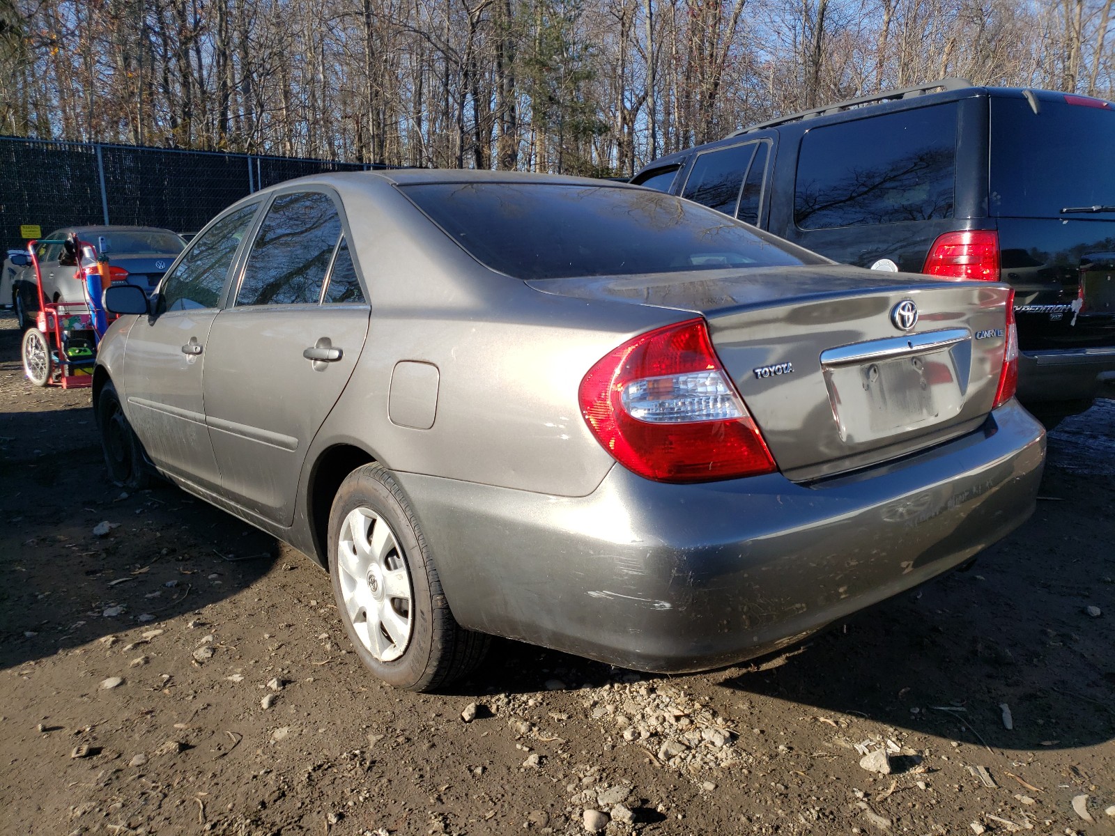 Photo 3 from auction – 2004 TOYOTA CAMRY LE with VIN 4T1BE32KX4U835933