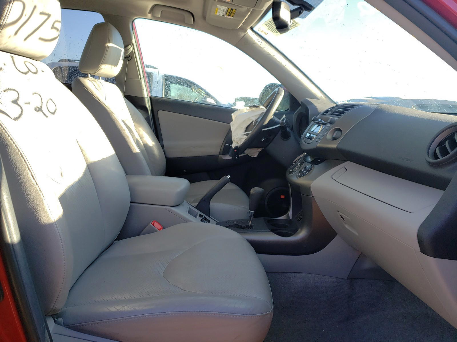 Photo 5 from auction – 2011 TOYOTA RAV4 LIMIT with VIN 2T3YF4DV2BW074288