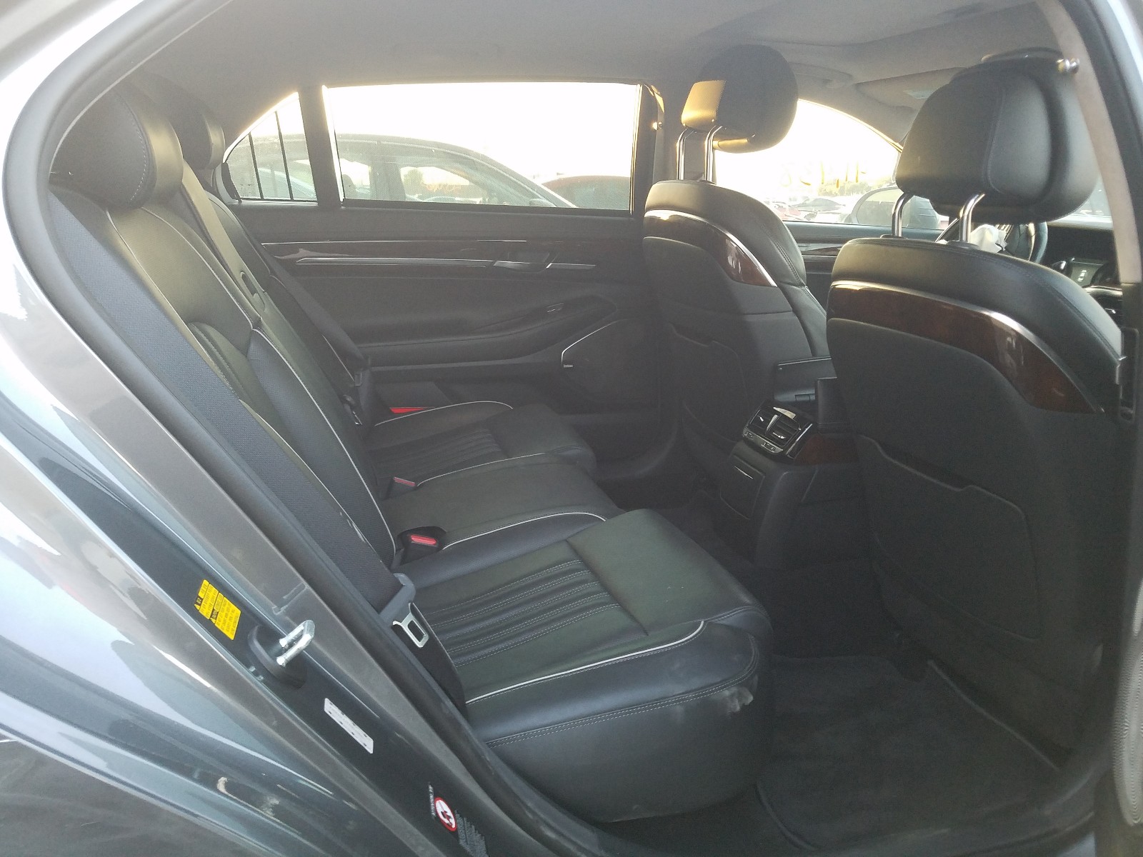 Photo 6 from auction – 2017 GENESIS G90 PREMIU with VIN KMHG34JAXHU020843