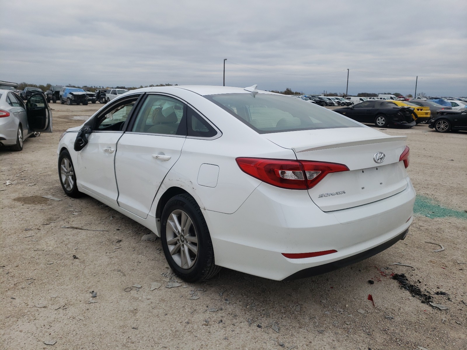 Photo 13 from auction – 2015 HYUNDAI SONATA SE with VIN 5NPE24AF4FH046582