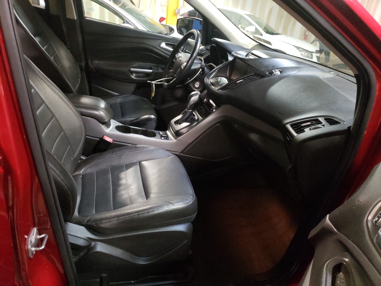 Photo 5 from auction – 2014 FORD ESCAPE SE with VIN 1FMCU9GX1EUD28676