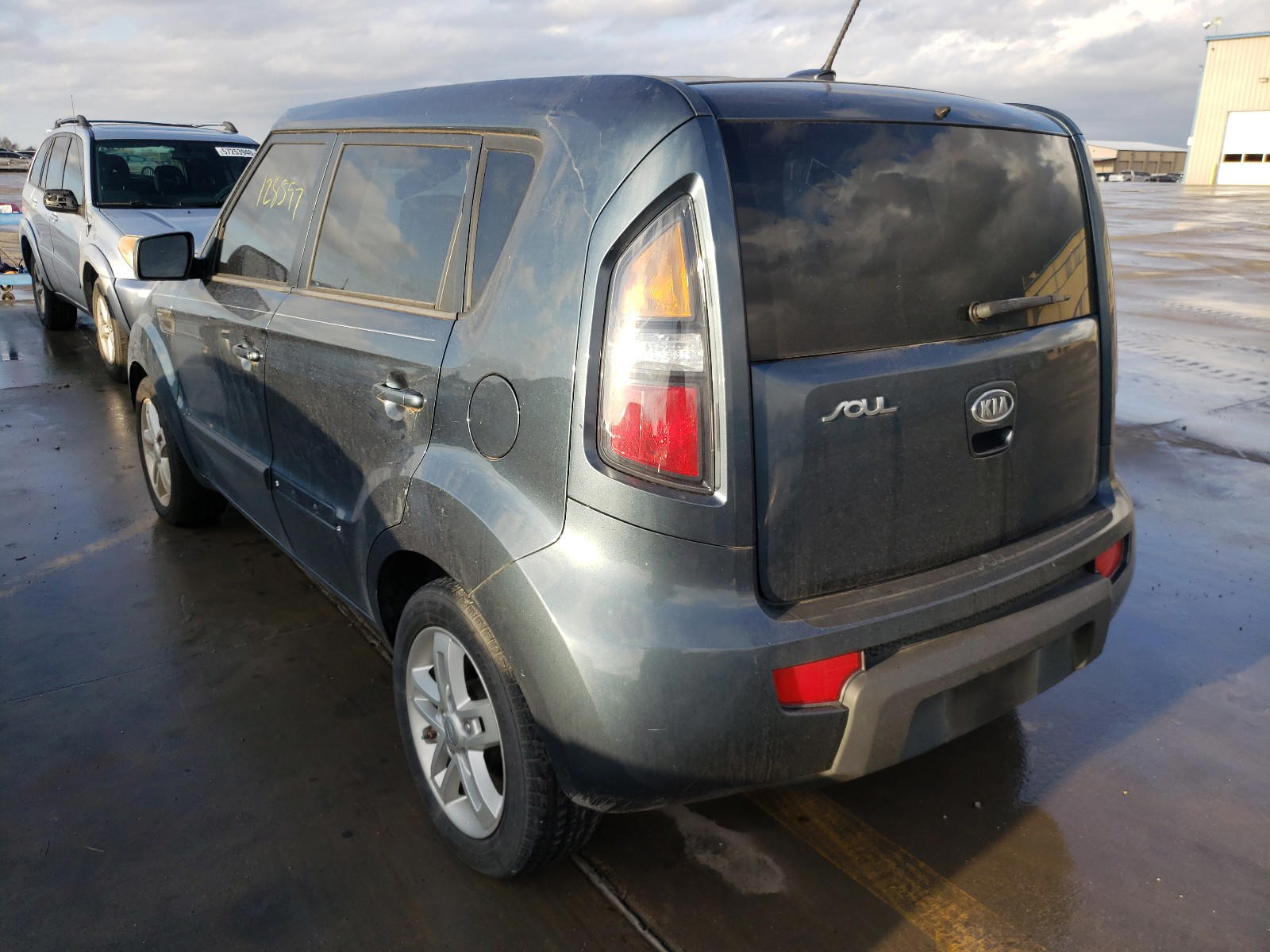 Photo 3 from auction – 2011 KIA SOUL + with VIN KNDJT2A27B7327903