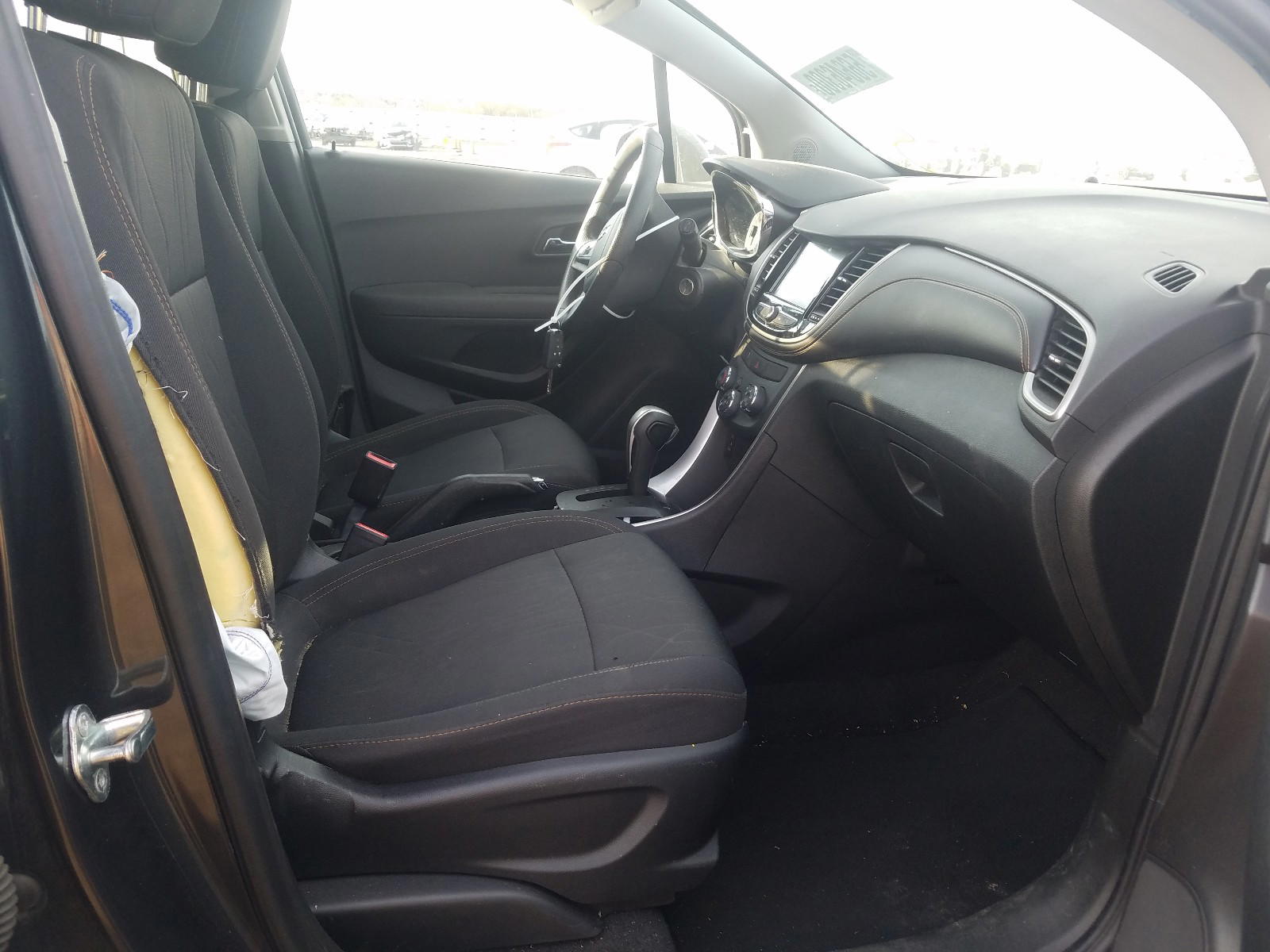 Photo 5 from auction – 2017 CHEVROLET TRAX 1LT with VIN 3GNCJLSB7HL180917