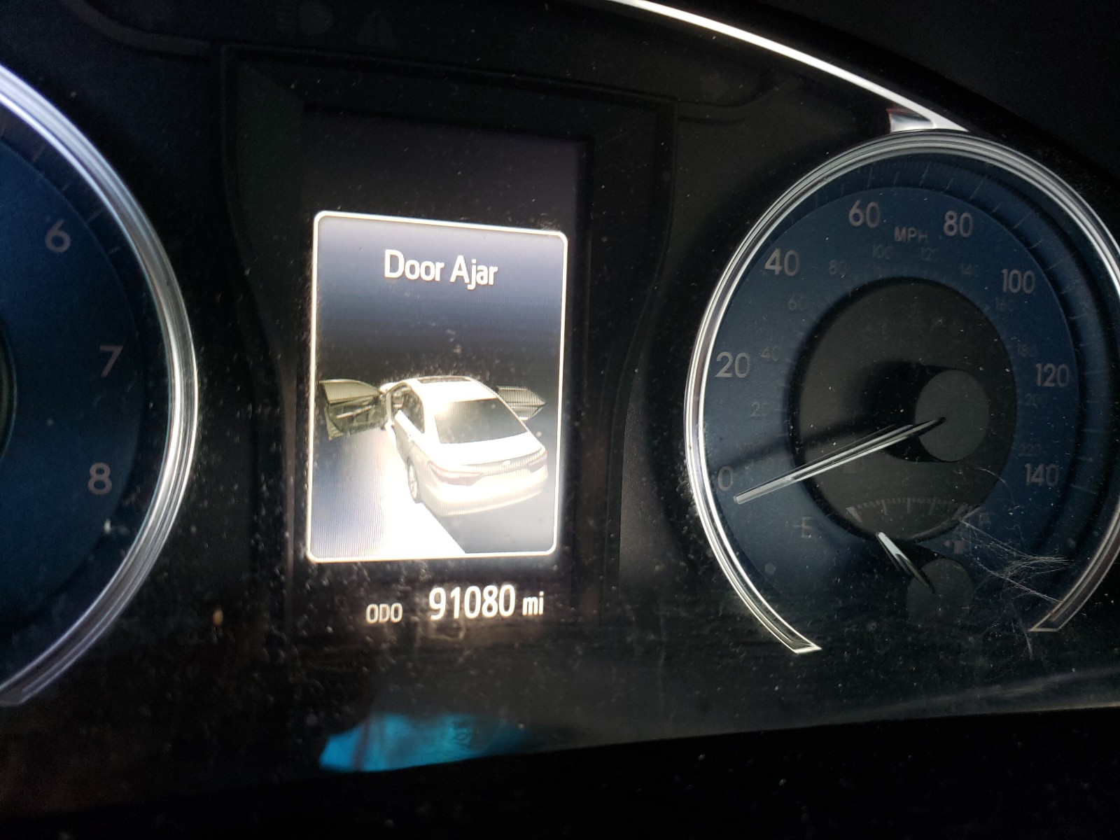 Photo 8 from auction – 2016 TOYOTA CAMRY LE with VIN 4T4BF1FK9GR567026