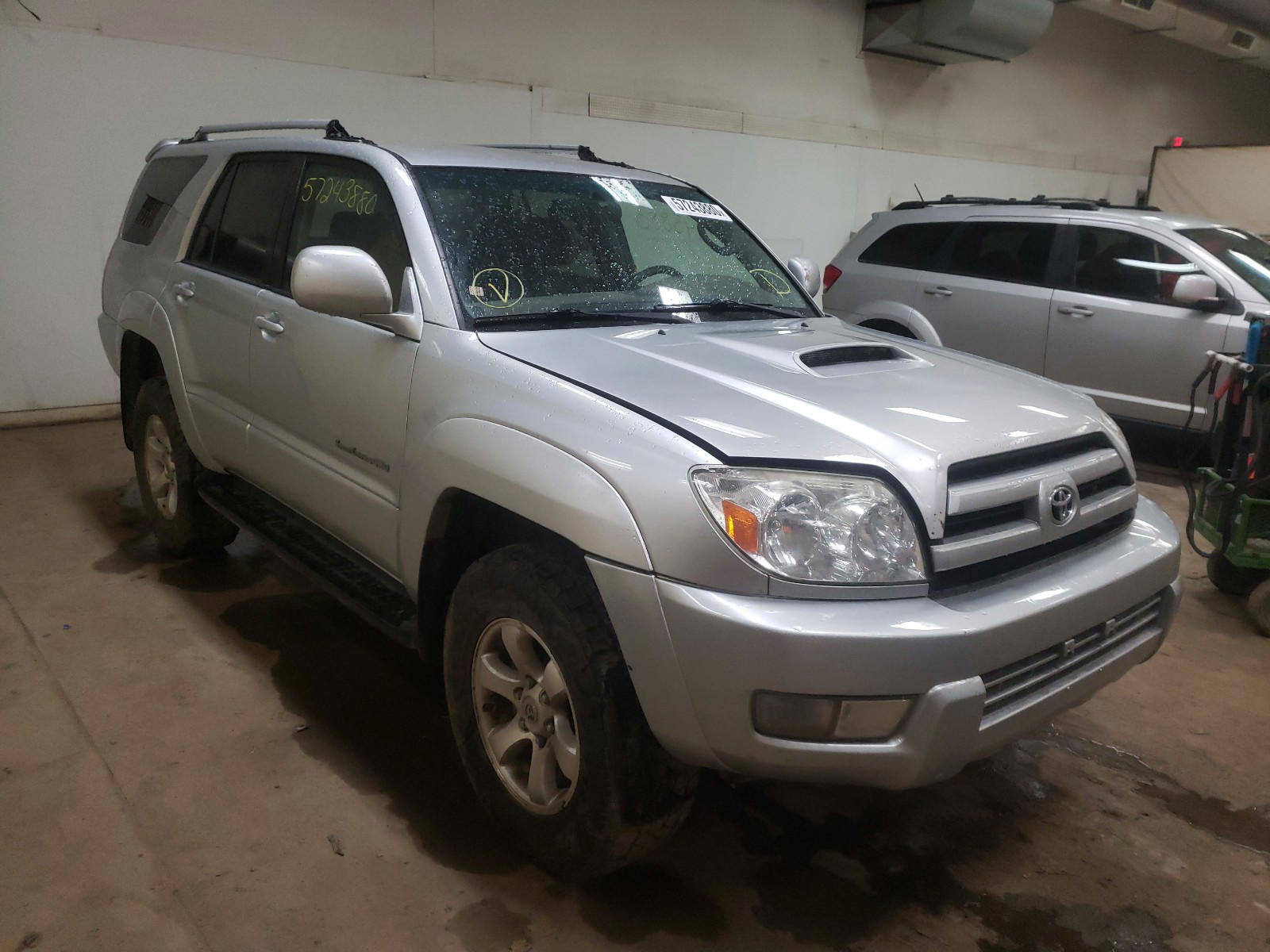 TOYOTA 4RUNNER SR 2004 with VIN JTEBU14R748011740 - Photo from auction