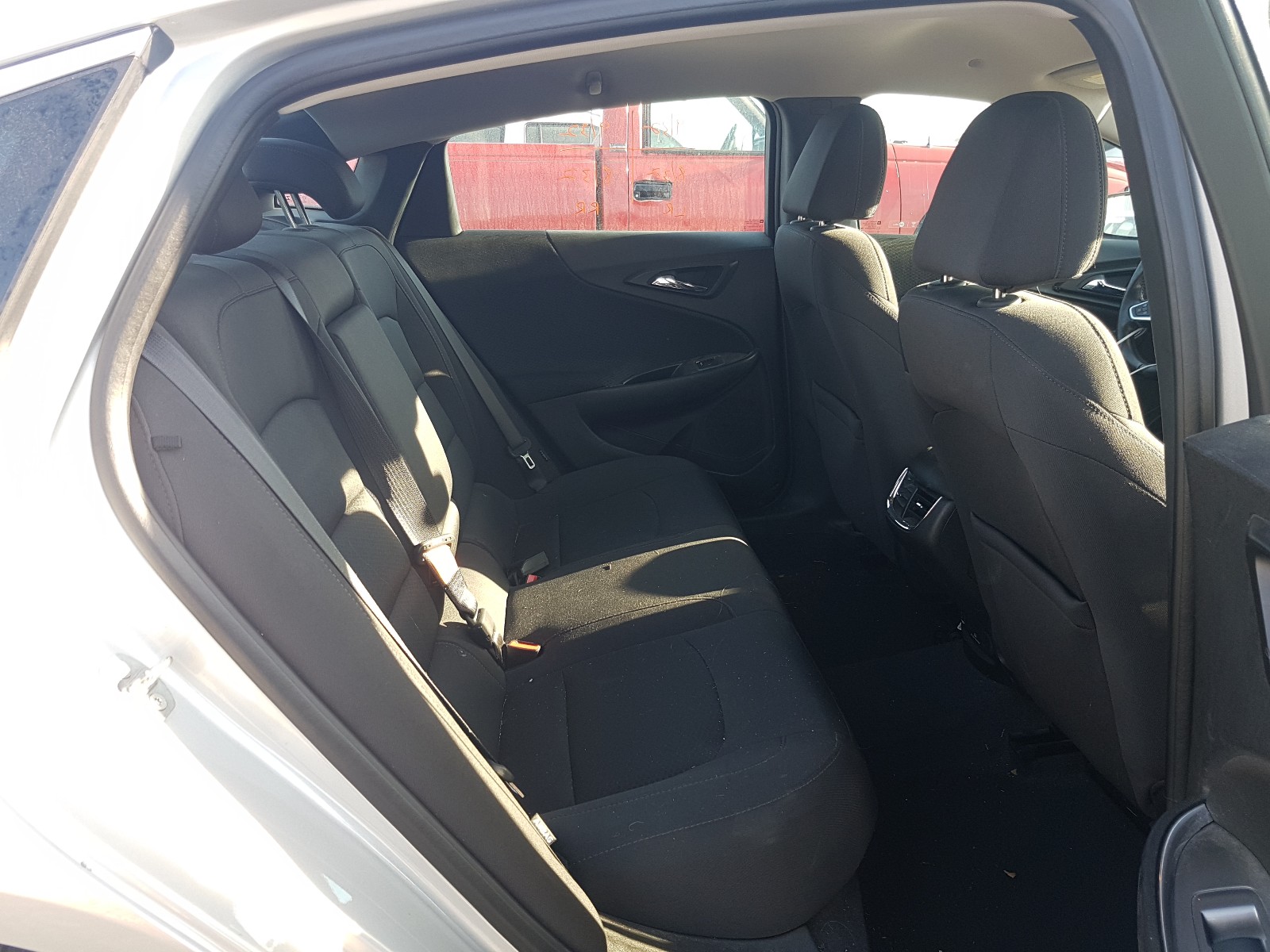 Photo 6 from auction – 2017 CHEVROLET MALIBU LT with VIN 1G1ZE5ST0HF272255