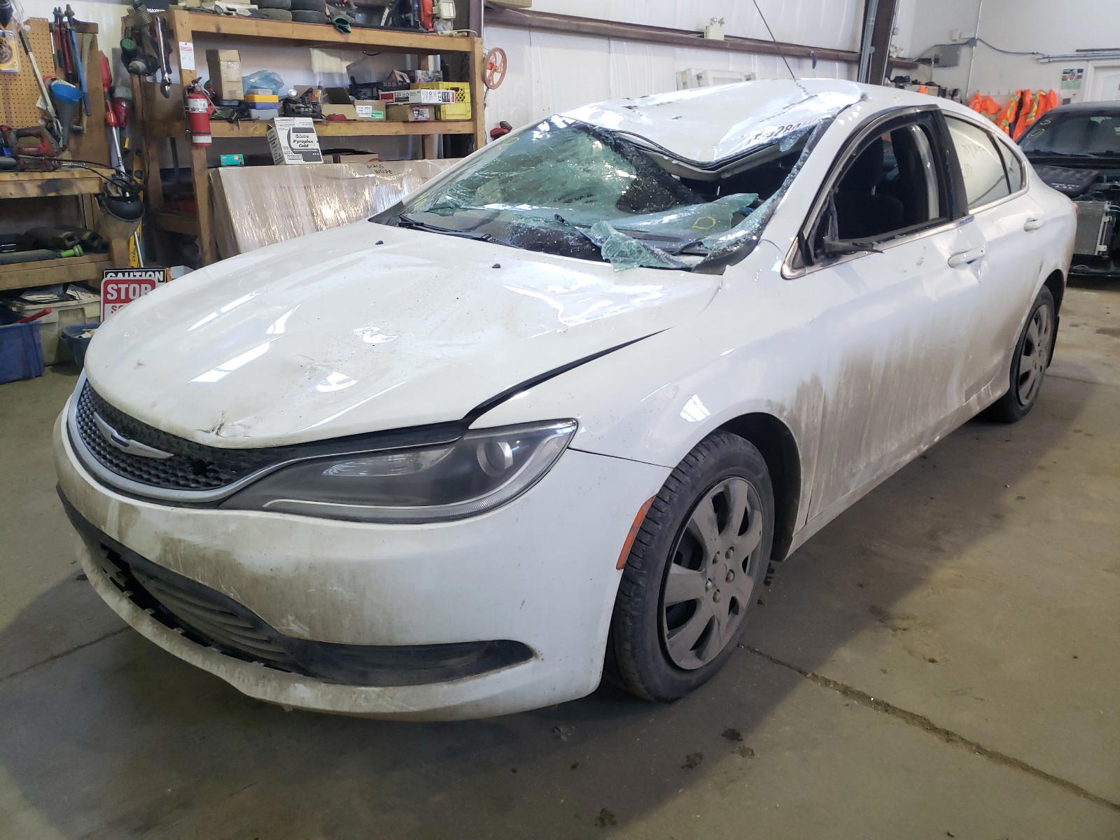 Photo 2 from auction – 2015 CHRYSLER 200 LX with VIN 1C3CCCFB9FN671469