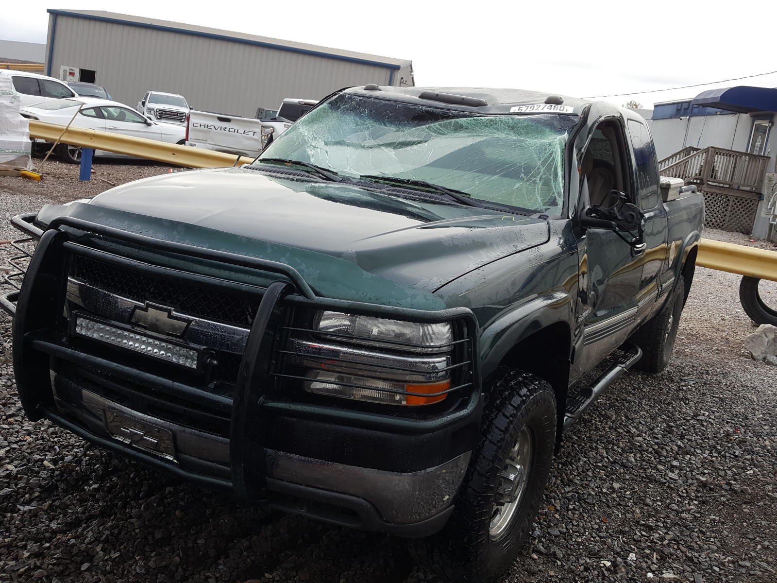 Photo 2 from auction – 2002 CHEVROLET SILVERADO with VIN 1GCHK29UX2E149066