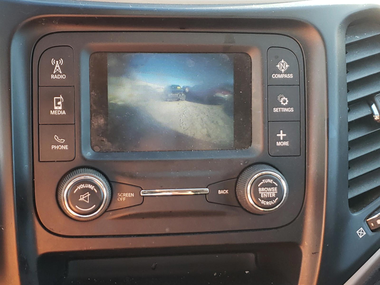 Photo 9 from auction – 2018 JEEP CHEROKEE L with VIN 1C4PJLCB7JD577435