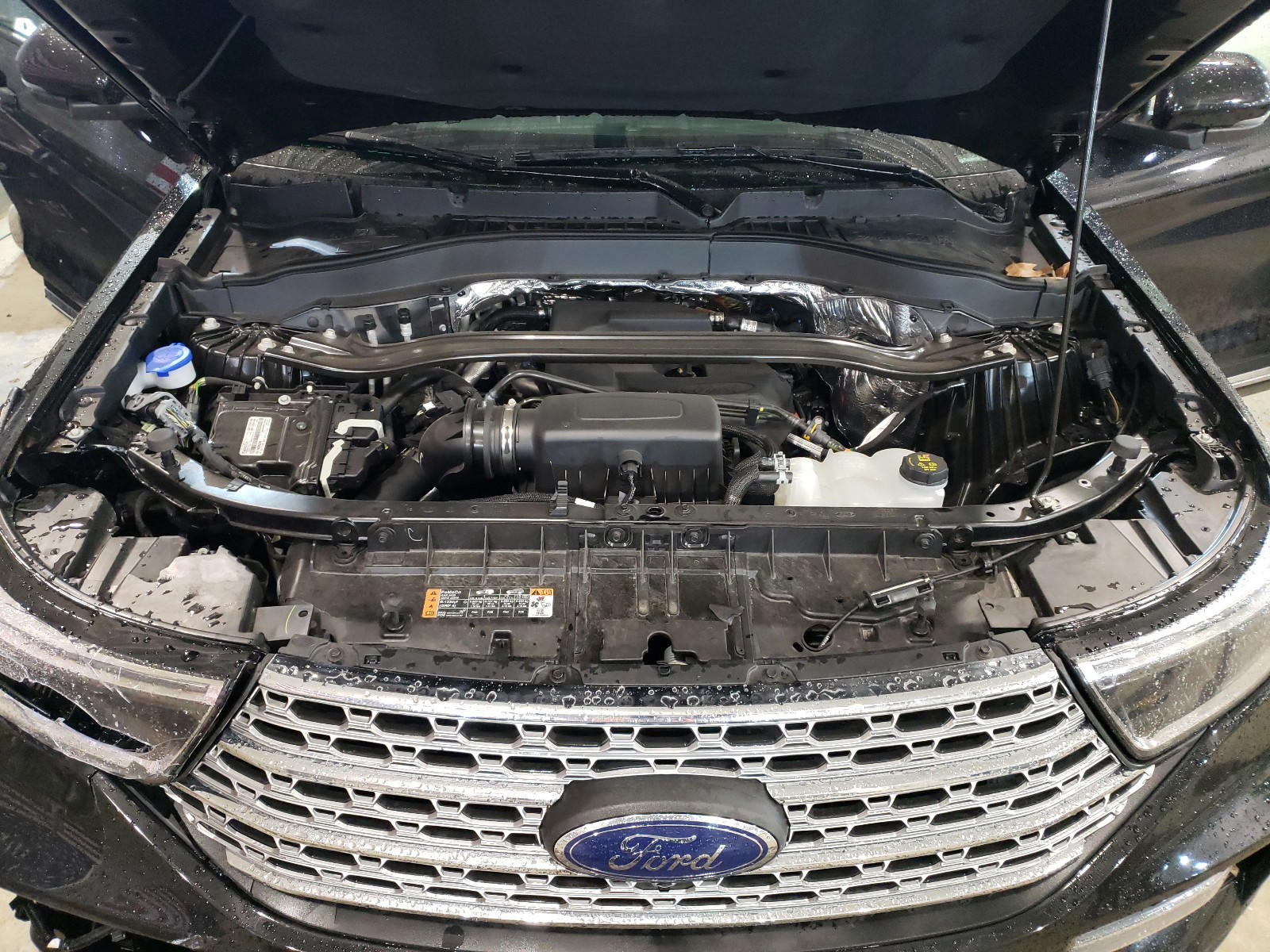 Photo 7 from auction – 2020 FORD EXPLORER L with VIN 1FMSK8FH4LGB41594