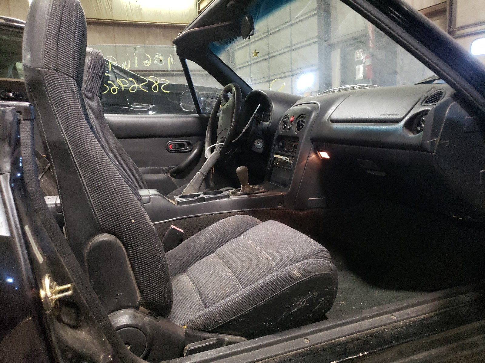 Photo 5 from auction – 1995 MAZDA MX-5 MIATA with VIN JM1NA3531S0609706