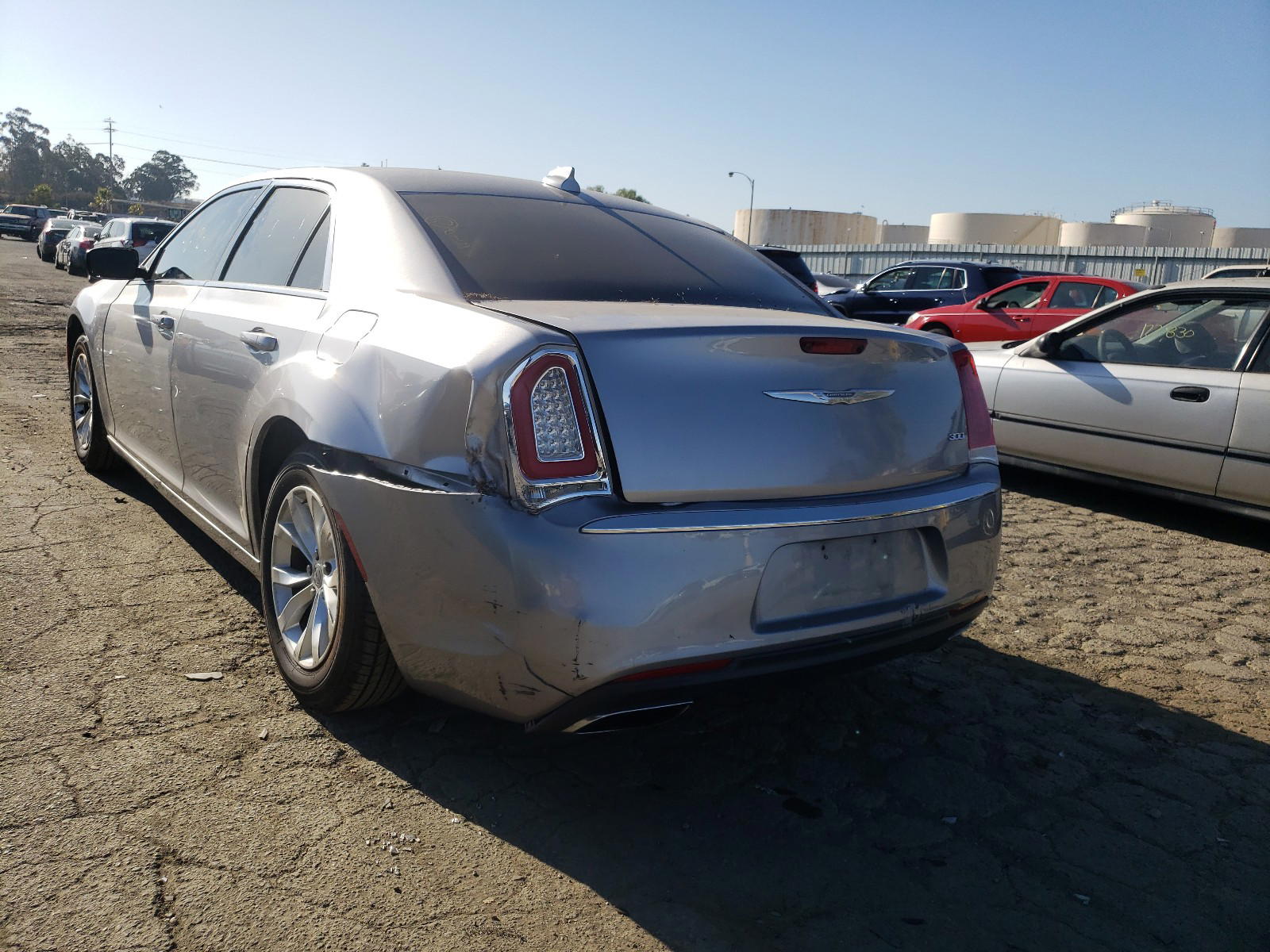 Photo 3 from auction – 2016 CHRYSLER 300 LIMITE with VIN 2C3CCAAG0GH243808