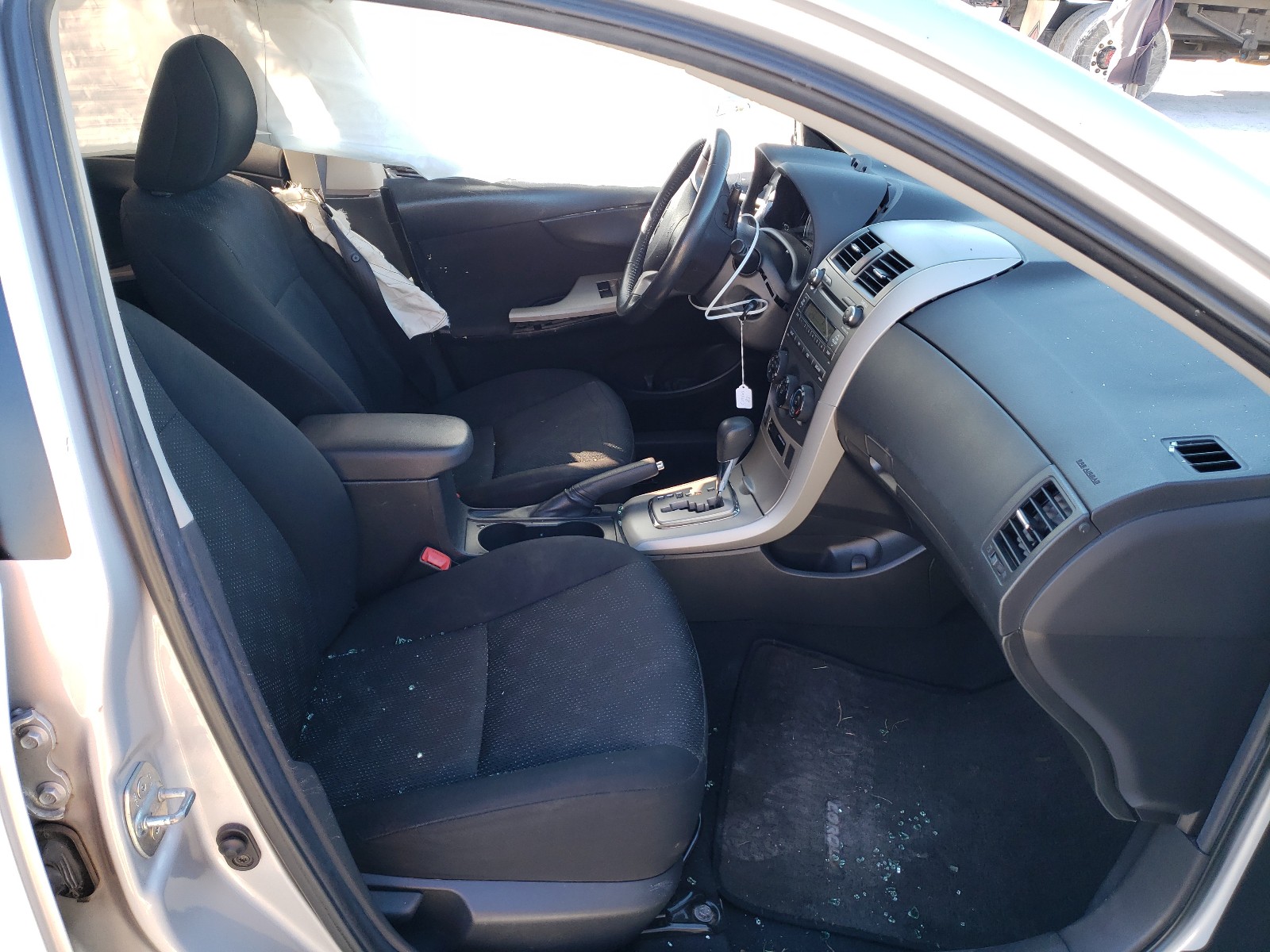 Photo 5 from auction – 2010 TOYOTA COROLLA BA with VIN 1NXBU4EE7AZ242508