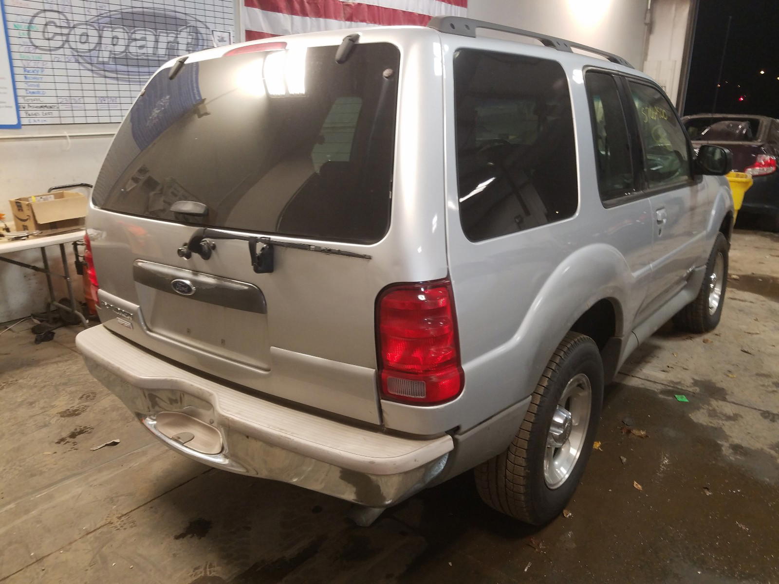 Photo 4 from auction – 2001 FORD EXPLORER with VIN 1FMYU60E11UC62170