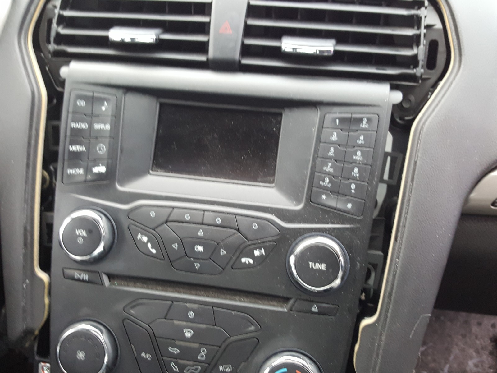 Photo 9 from auction – 2013 FORD FUSION SE with VIN 3FA6P0HR1DR227220