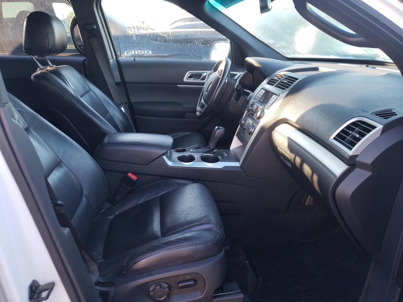 Photo 5 from auction – 2012 FORD EXPLORER X with VIN 1FMHK7D83CGA35953