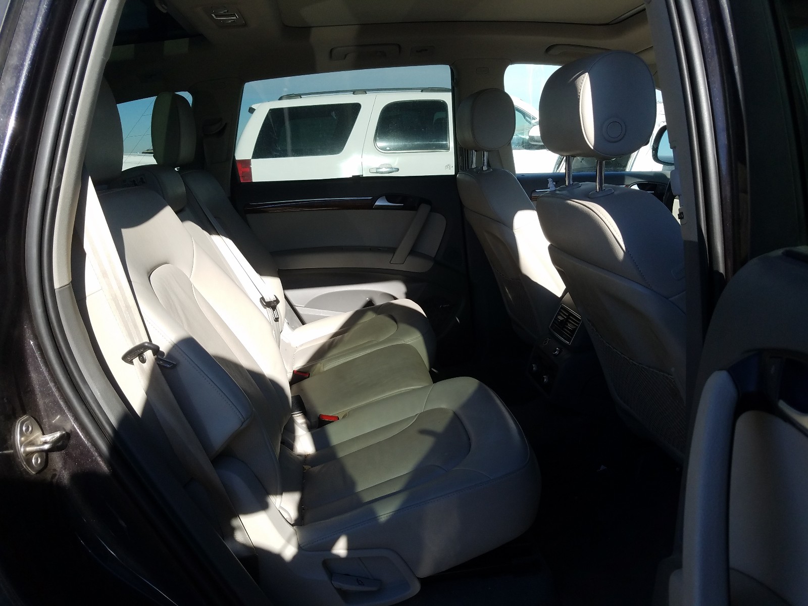 Photo 6 from auction – 2015 AUDI Q7 TDI PRE with VIN WA1LMAFE4FD018006