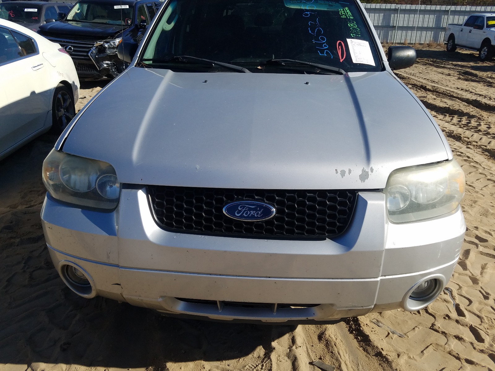 Photo 9 from auction – 2005 FORD ESCAPE LIM with VIN 1FMYU04125KC09435
