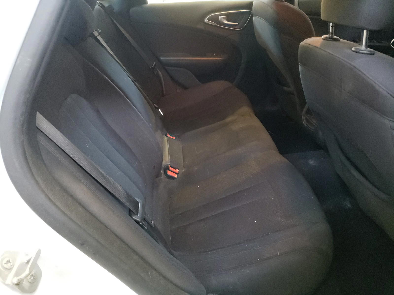 Photo 6 from auction – 2015 CHRYSLER 200 LX with VIN 1C3CCCFB9FN671469