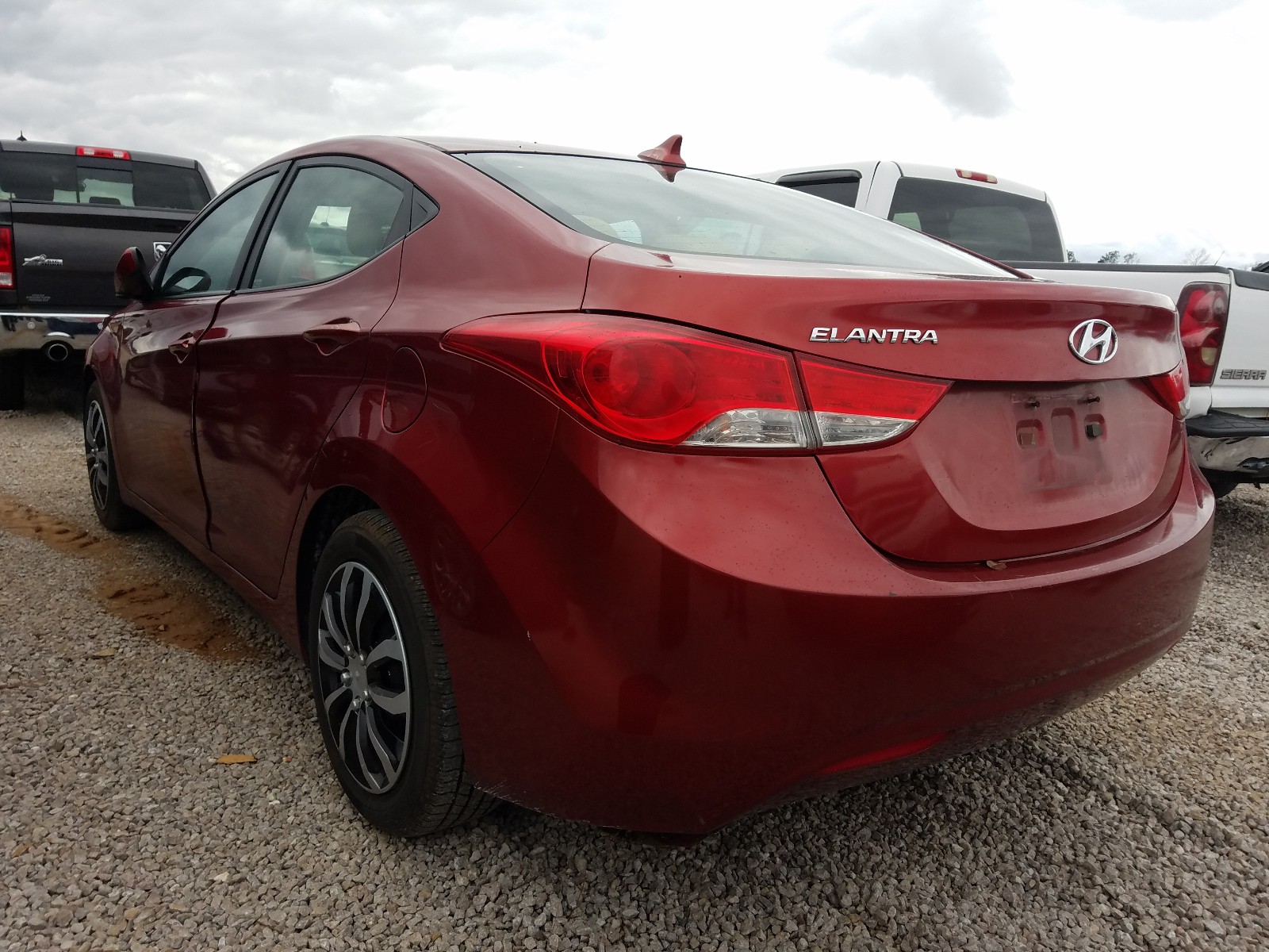 Photo 3 from auction – 2013 HYUNDAI ELANTRA GL with VIN 5NPDH4AE2DH330081