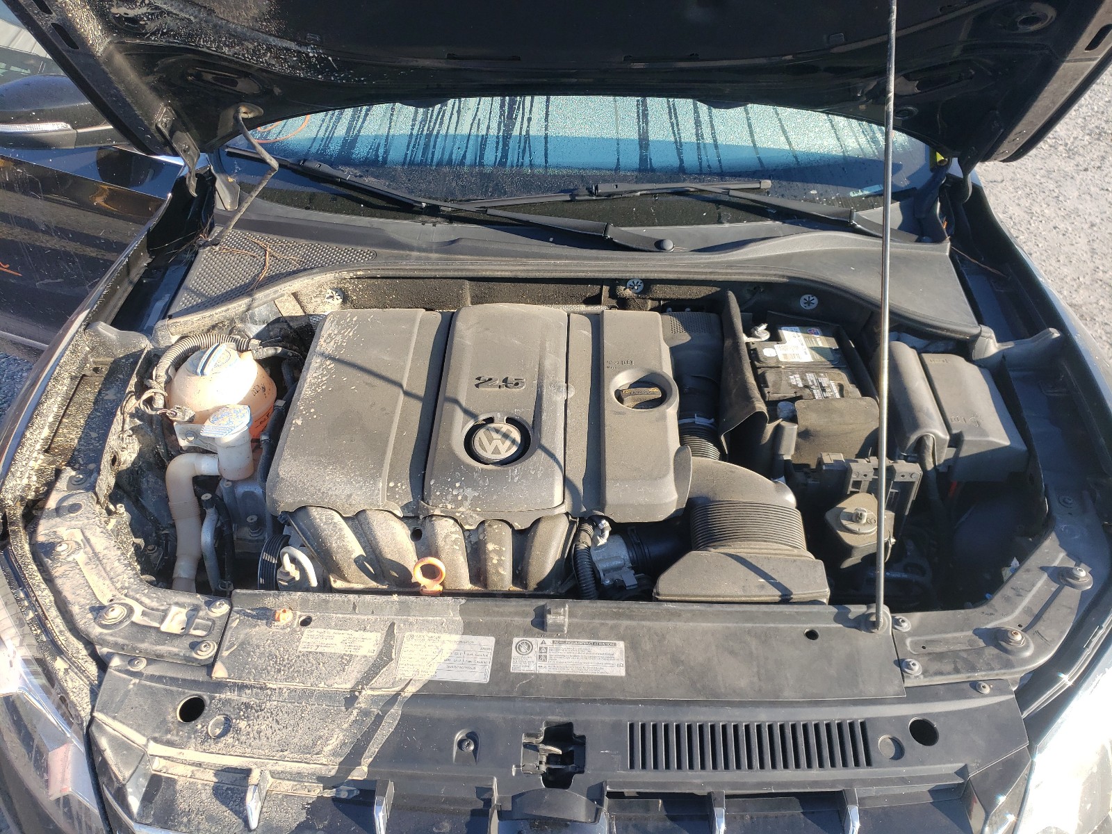Photo 7 from auction – 2013 VOLKSWAGEN PASSAT SEL with VIN 1VWCP7A38DC066405