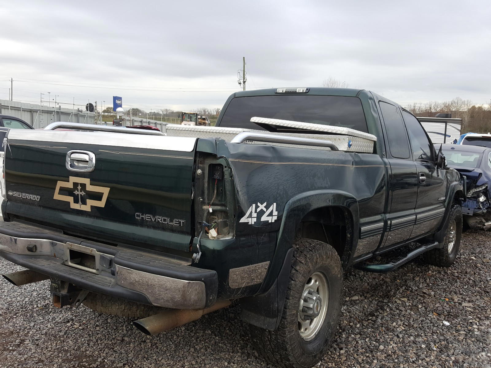 Photo 4 from auction – 2002 CHEVROLET SILVERADO with VIN 1GCHK29UX2E149066