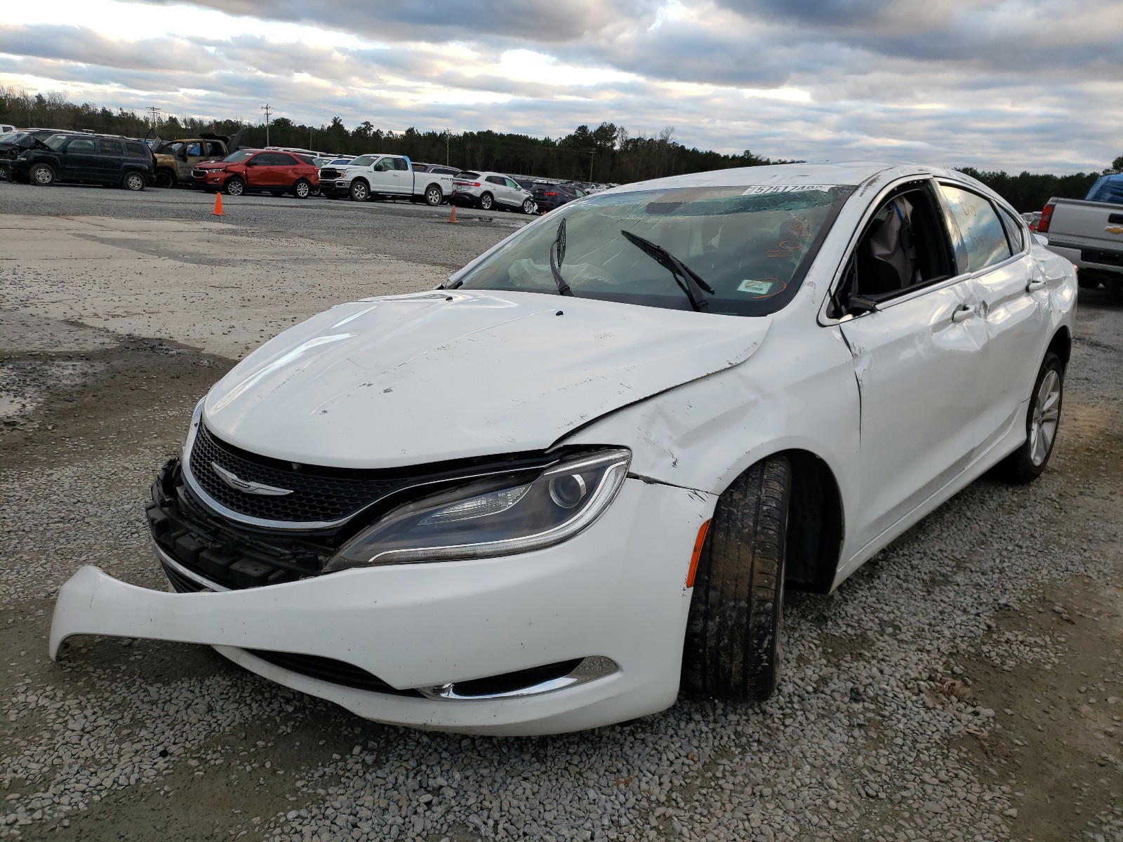 Photo 2 from auction – 2016 CHRYSLER 200 LIMITE with VIN 1C3CCCAB6GN133207