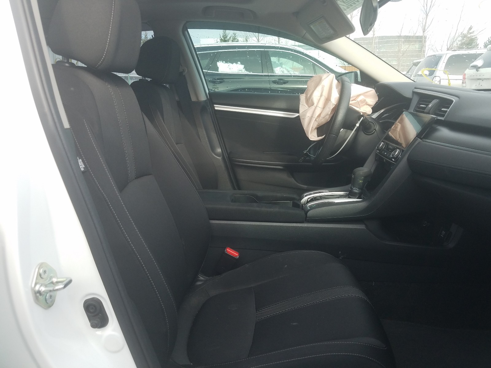 Zdjęcie 5 z aukcji – 2017 HONDA CIVIC EX z VIN 2HGFC2F8XHH003149