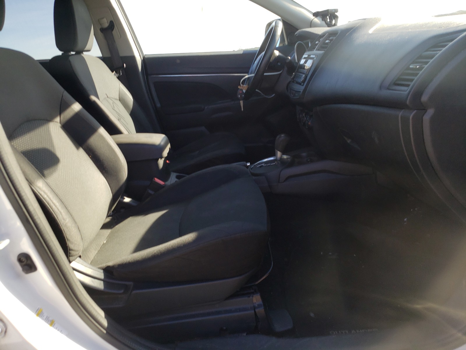 Фото 5 с аукциона – 2015 MITSUBISHI OUTLANDER с VIN 4A4AP3AU3FE008357