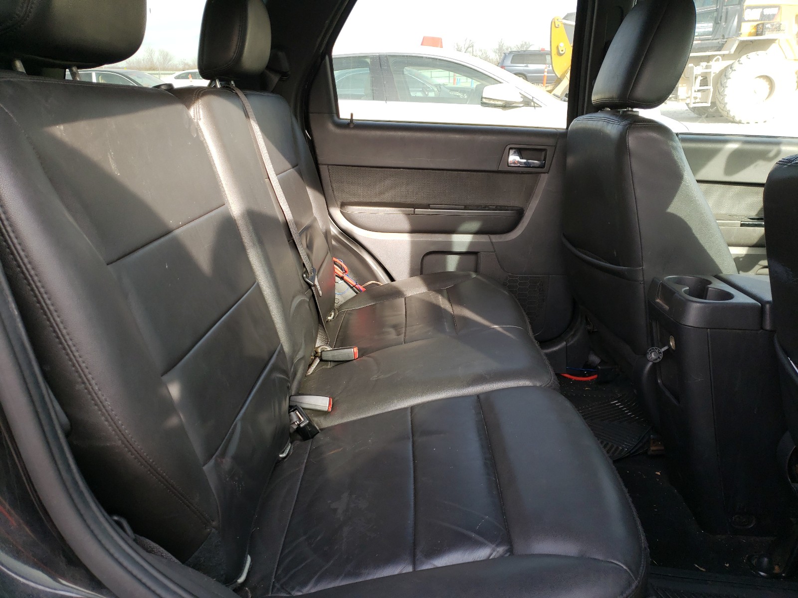 Photo 6 from auction – 2011 FORD ESCAPE LIM with VIN 1FMCU9EG6BKA24687