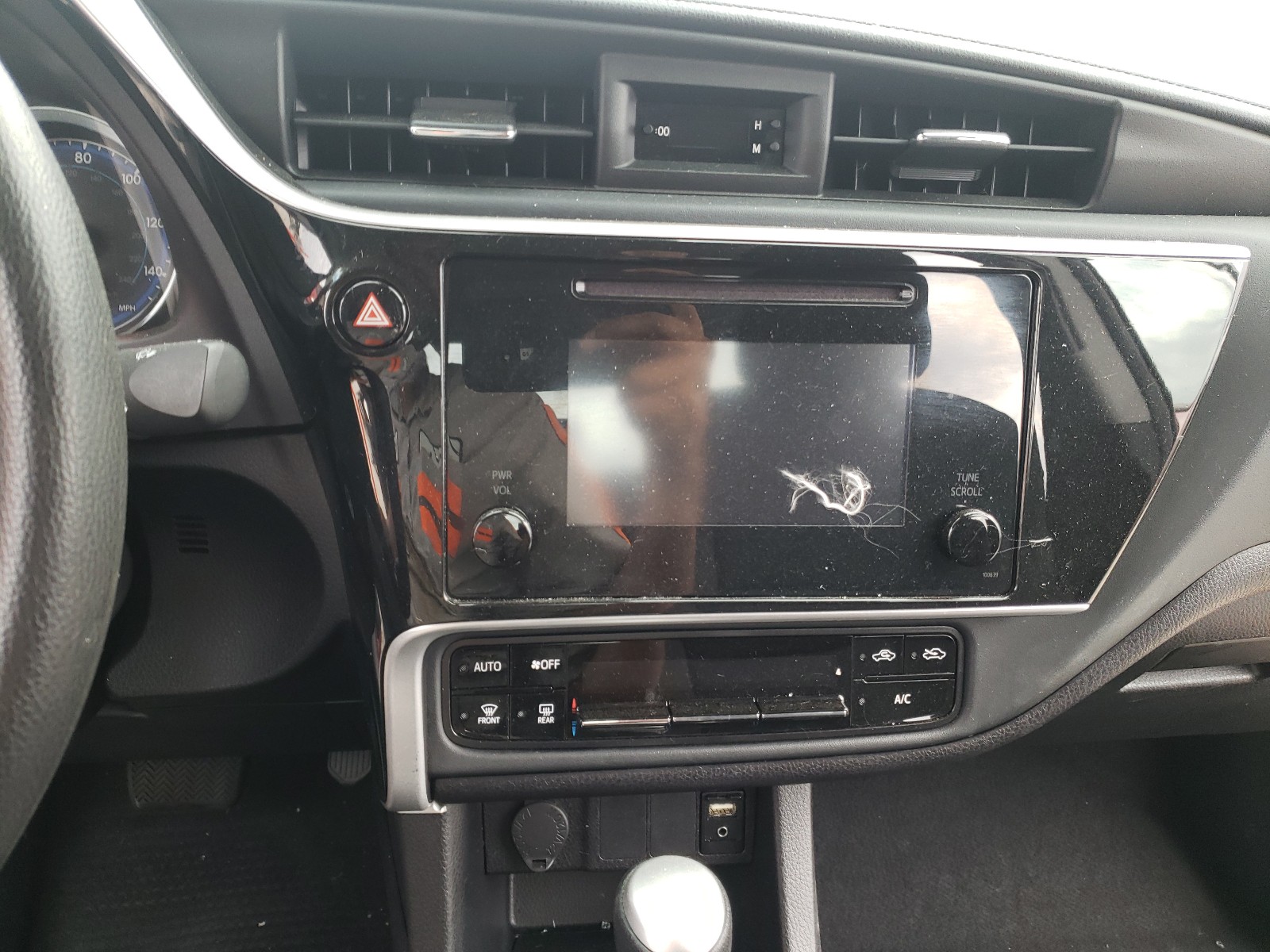 Photo 9 from auction – 2019 TOYOTA COROLLA L with VIN 2T1BURHE9KC181657