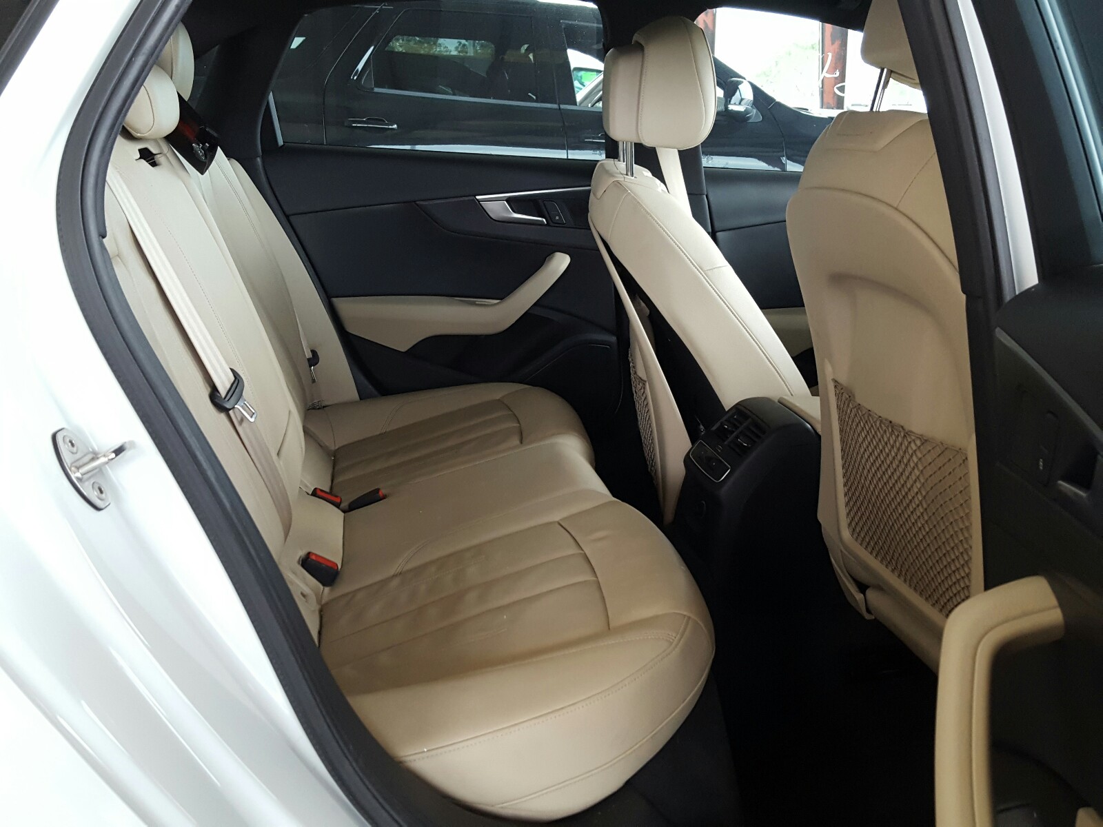 Zdjęcie 6 z aukcji – 2017 AUDI A4 ULTRA P z VIN WAUKMAF46HN056940