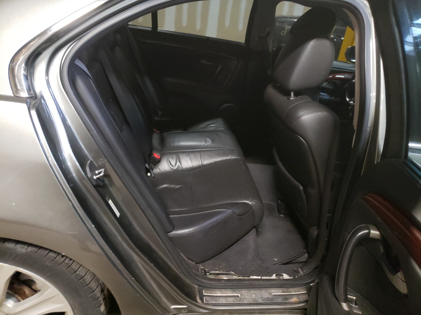 Photo 6 from auction – 2009 ACURA RL with VIN JH4KB26699C002236