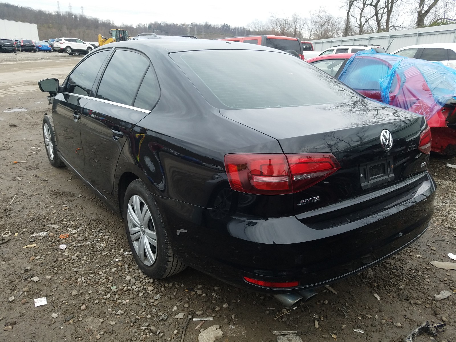 Photo 3 from auction – 2017 VOLKSWAGEN JETTA S with VIN 3VW2B7AJ0HM393037