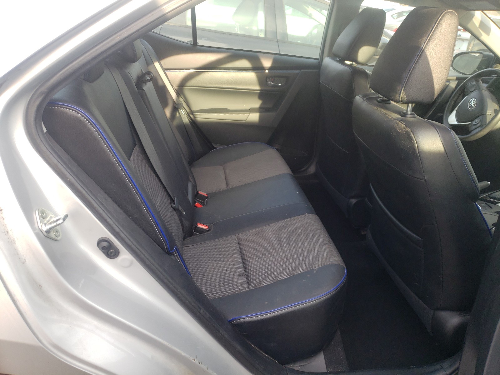 Photo 6 from auction – 2018 TOYOTA COROLLA L with VIN 2T1BURHE8JC075473