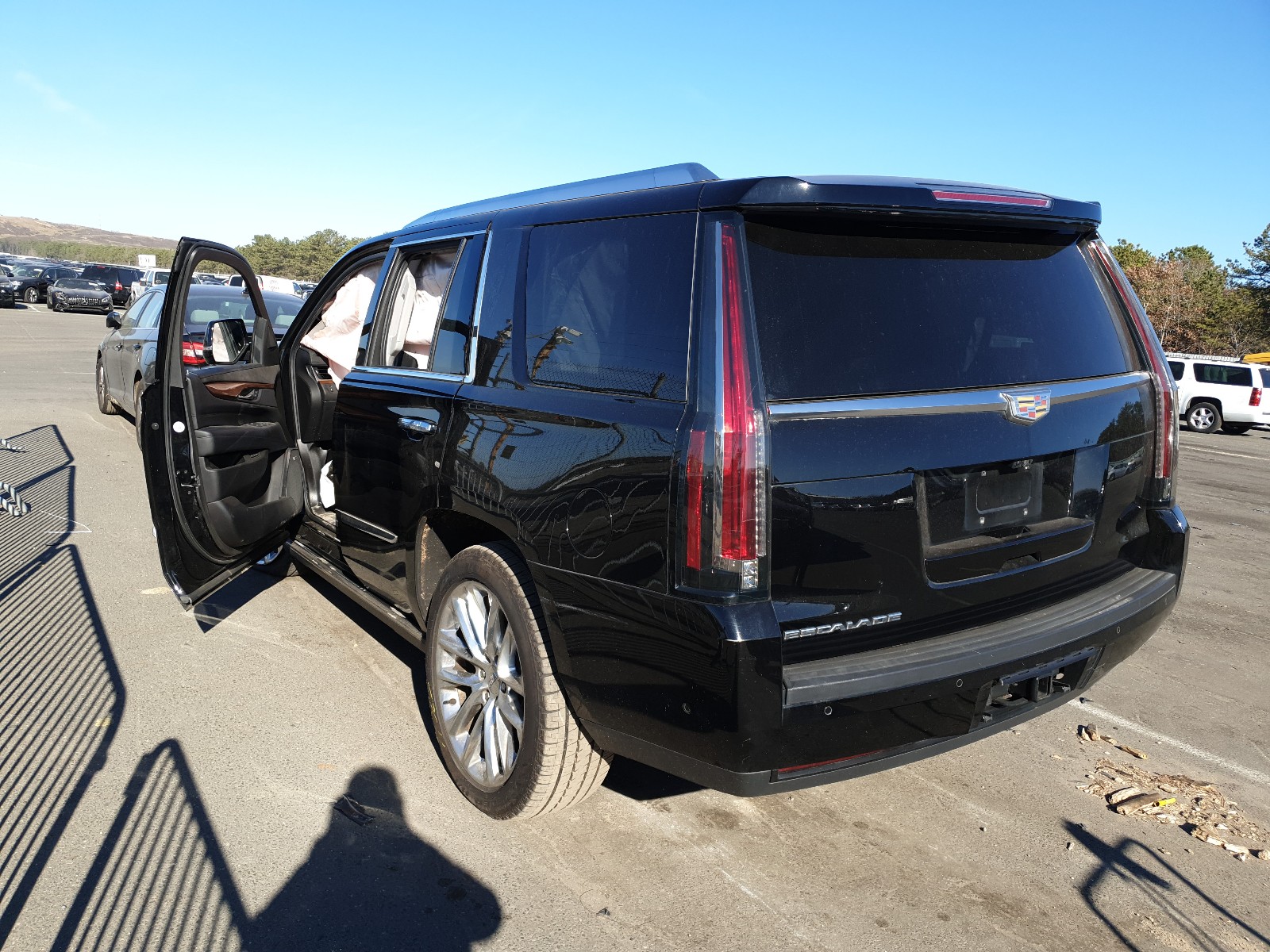 Photo 3 from auction – 2017 CADILLAC ESCALADE P with VIN 1GYS4CKJ4HR212292