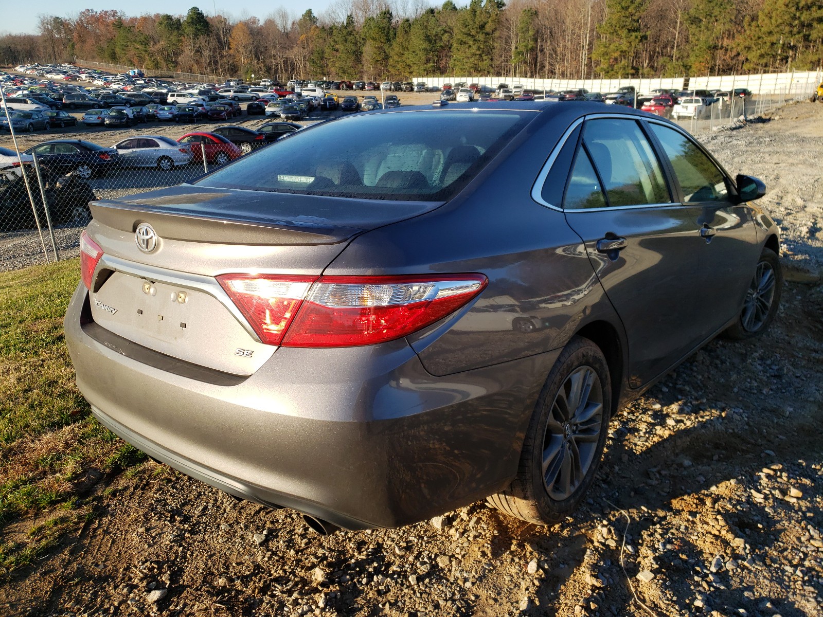 Photo 4 from auction – 2017 TOYOTA CAMRY LE with VIN 4T1BF1FK8HU330121