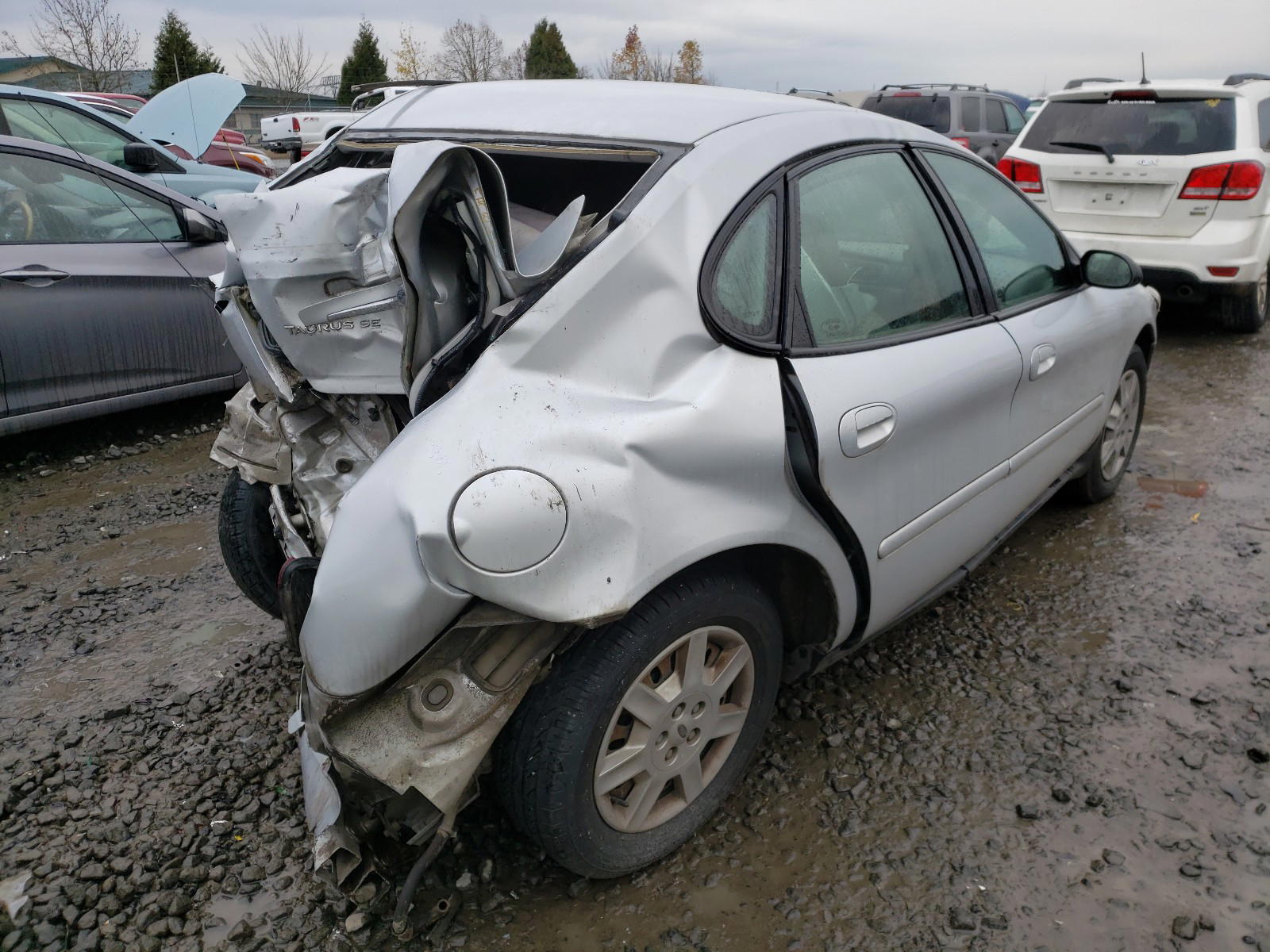 Photo 4 from auction – 2007 FORD TAURUS SE with VIN 1FAFP53U97A192675