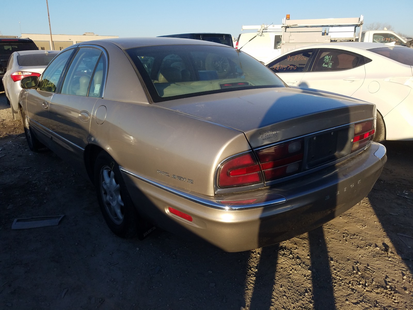 Photo 3 from auction – 2001 BUICK PARK AVENU with VIN 1G4CW54K714185495