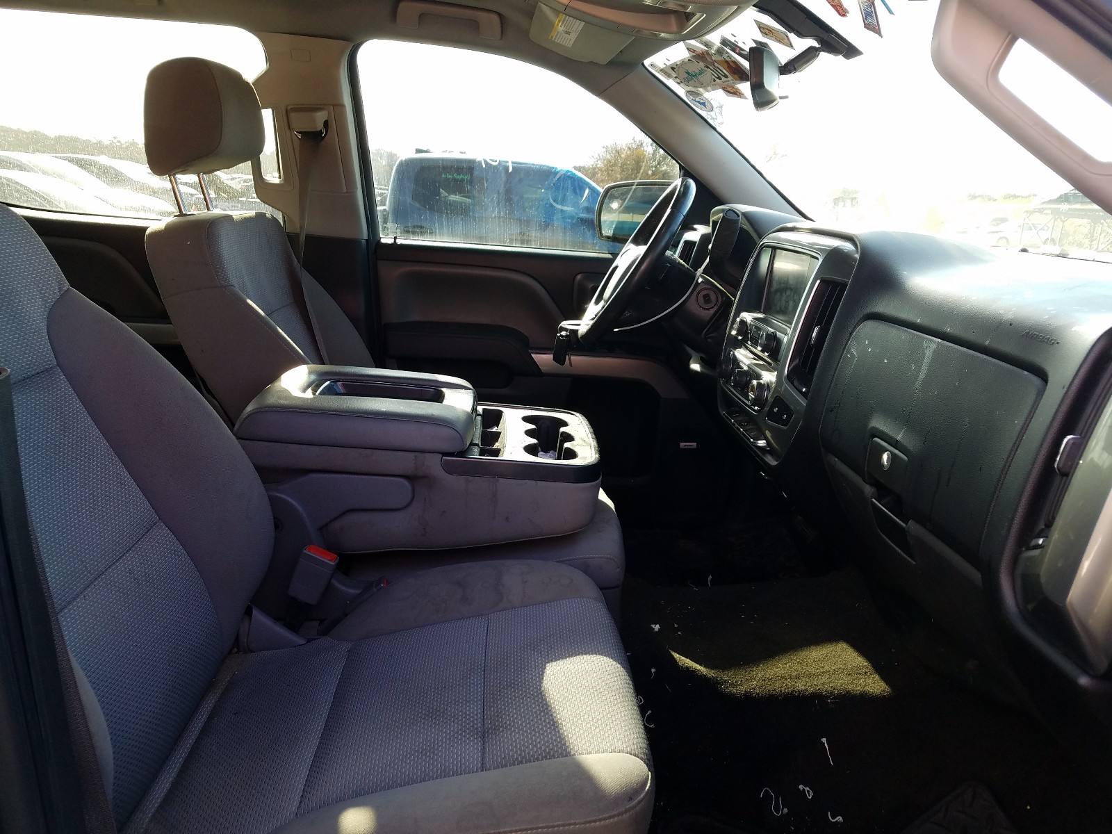 Photo 5 from auction – 2015 CHEVROLET SILVERADO with VIN 3GCUKREC4FG187329