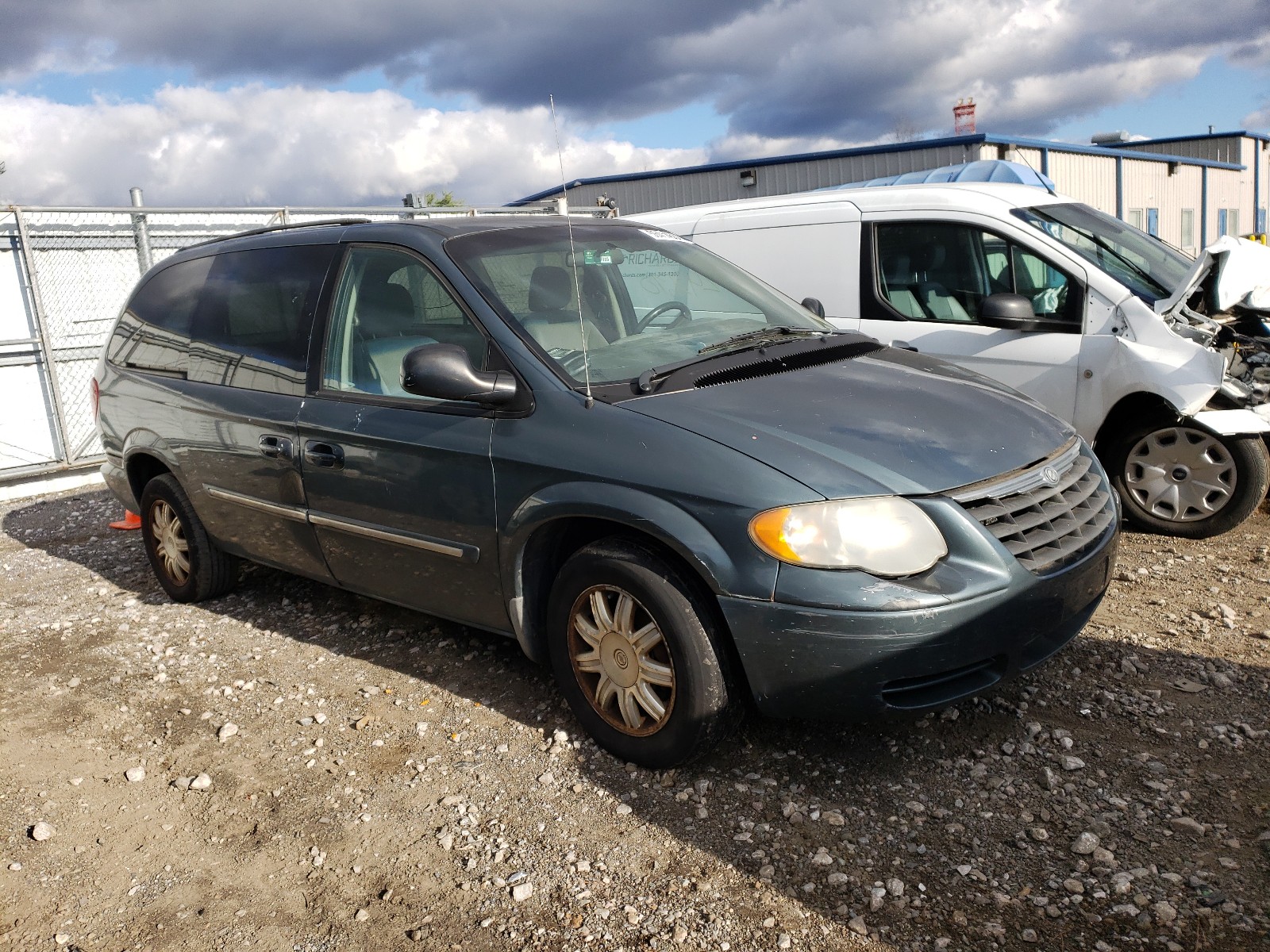 CHRYSLER TOWN AND C 2007 with VIN 2A4GP54L17R187528 - Photo from auction