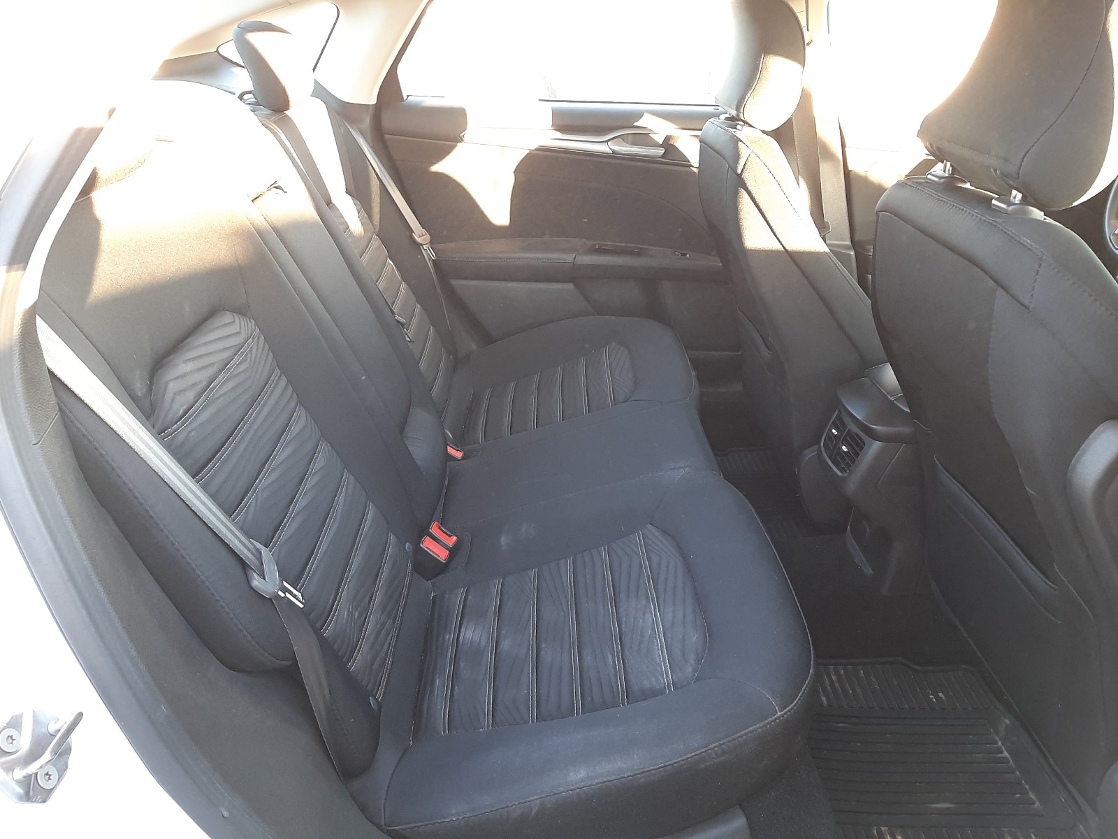 Photo 6 from auction – 2016 FORD FUSION SE with VIN 3FA6P0H79GR264664