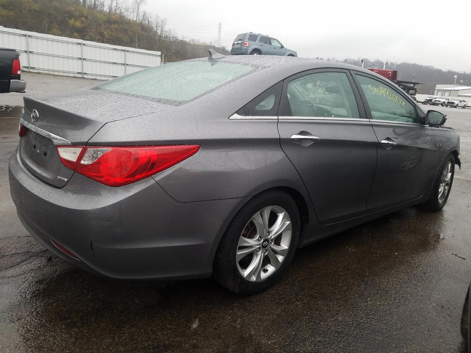 Photo 4 from auction – 2011 HYUNDAI SONATA SE with VIN 5NPEC4AC1BH035987