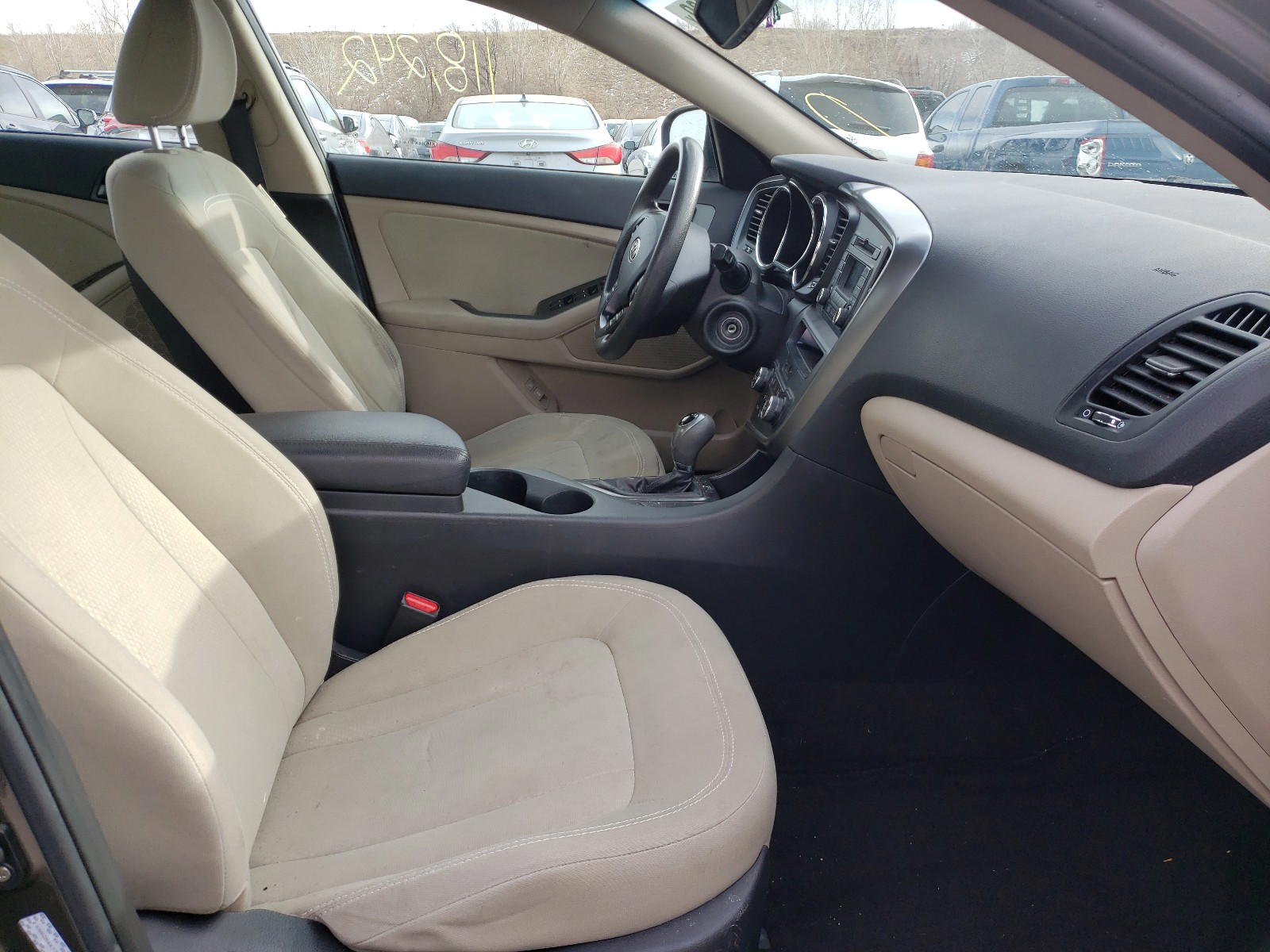Photo 5 from auction – 2011 KIA OPTIMA LX with VIN KNAGM4A77B5163124