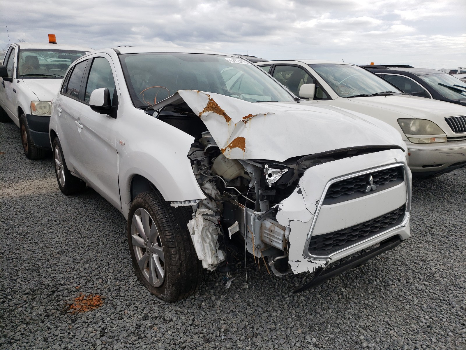 MITSUBISHI OUTLANDER 2015 с VIN 4A4AP3AU3FE008357 - Фото с аукциона